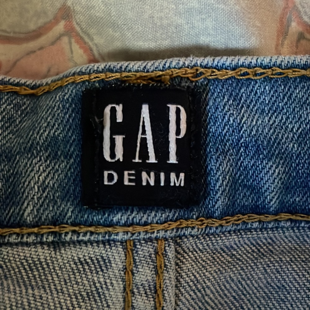 Gap blue jean shorts size 25